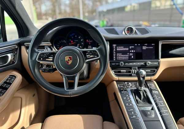 Porsche Macan cena 225000 przebieg: 26000, rok produkcji 2021 z Koszalin małe 232